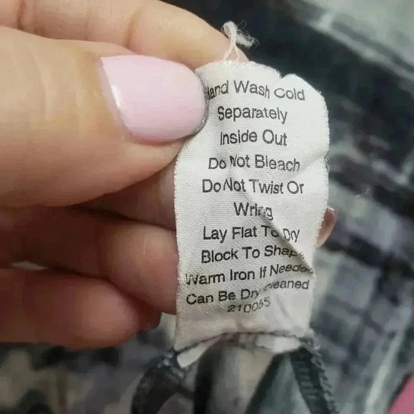 CAbi Style #130 Paint Brush Tunic White Gray and Black - Picture 4 of 5